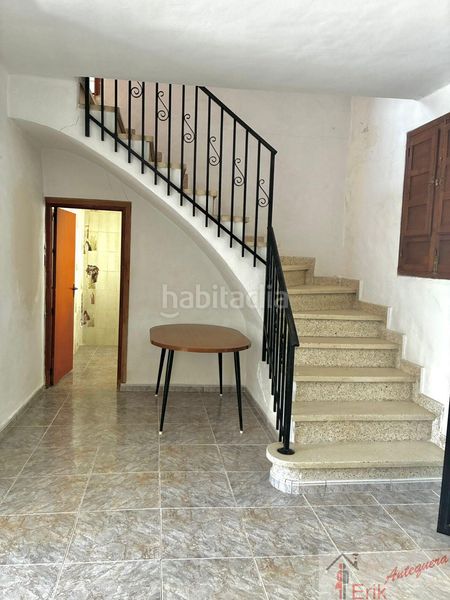 Foto 40d757f6-d7b4-4d49-9abe-4e69b9fa5649. Casa adossada a Centro Antequera