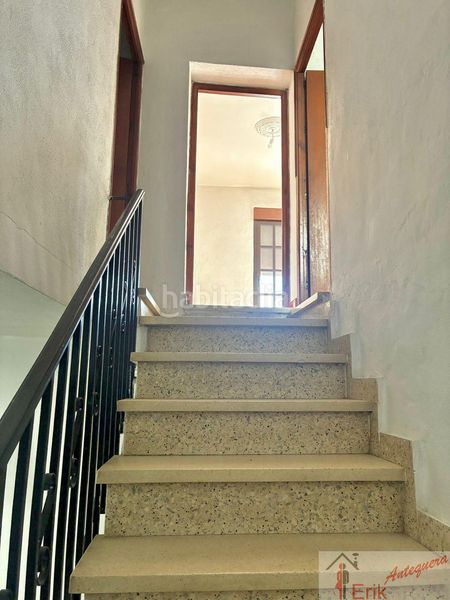 Foto b327d9b3-8aa0-4cf0-a0ff-b7cec0f9224a. Casa adossada a Centro Antequera