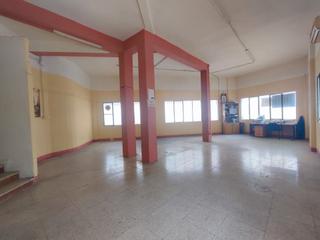 Local Comercial en Plaa de san crispn 7. Espectacular local en petrer