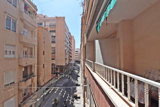 Pis a Calle dahellos 7. Excelente piso elda