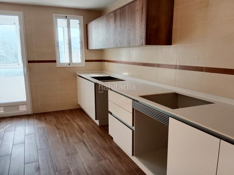 Foto 51af5c48-e769-41cc-b013-aacf335410c2. Duplex dans calle marina española 17 dans Centro Elda