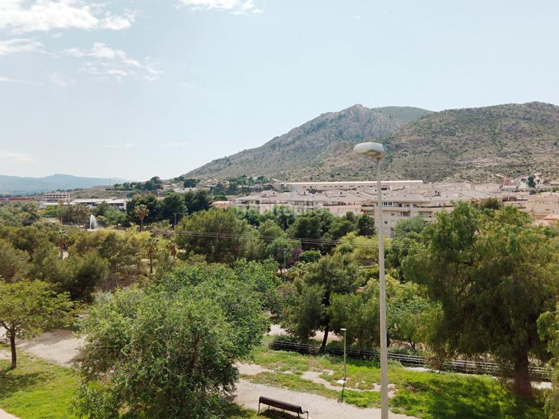 Foto ef9e0f4b-9ac5-41c3-8f3a-2d0941a05fd3. Duplex dans calle marina española 17 dans Centro Elda