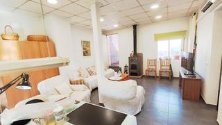 Maison à Avenida historia bernardo herr 39. Casa independiente, oportunidad