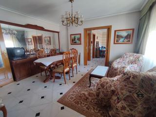 Casa  Raval cuartel. Oportunidad. - dos viviendas más enorme garaje.