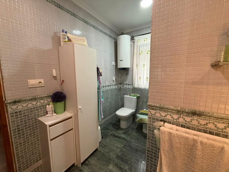 Foto 11eda9f9-63b2-4c13-a6c8-fdadeb7e0fe6. Chalet dans calle san crispín 25 dans Plaza de Toros-Avenida Chapí-Trinquete Elda