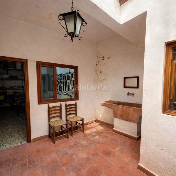 Foto 1a4a9cb2-1583-47a9-92c9-c80c2d14e155. Casa adossada a Xàtiva