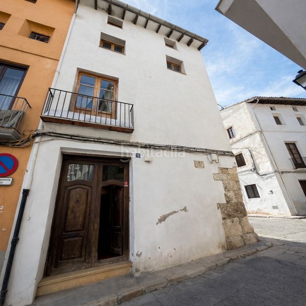Foto 302c6959-dfd0-4f50-944e-fcb4e3838547. Casa adossada a Xàtiva
