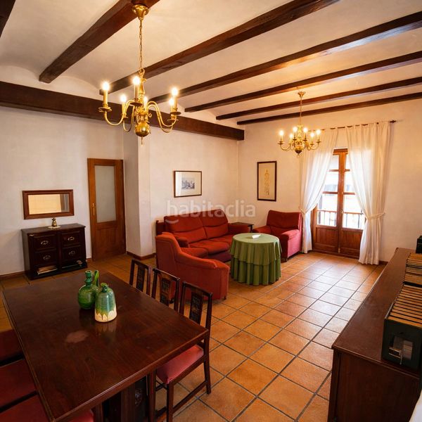 Foto b8ef2a66-a396-46cb-acd2-e9977d2c3aad. Casa adossada a Xàtiva