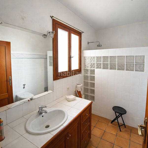 Foto f15cfe32-8c37-49da-a07f-7e271376e7c4. Casa adossada a Xàtiva