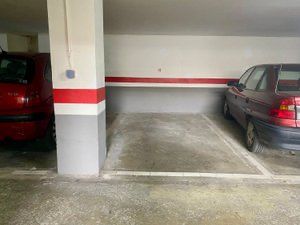 Aparcament cotxe a Carrer del Reverend Josep Noguera