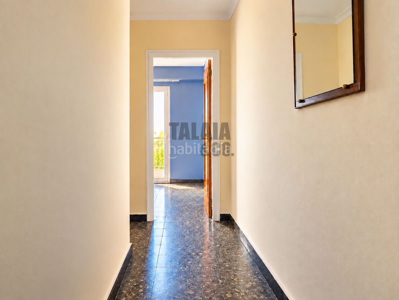 Foto 9fb0c531-0da5-46b5-9048-0be11d8d816b. Pis a Monserrat