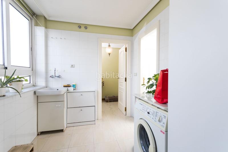 Foto 5a0d664c-cc78-45db-a05a-223fbbe4d2f5. Flat with parking in Ensanche Coruña (A)