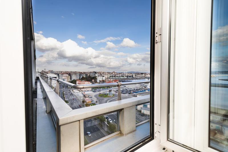 Foto bd410fec-5f6c-41eb-a62e-7ab21953a024. Flat with parking in Ensanche Coruña (A)