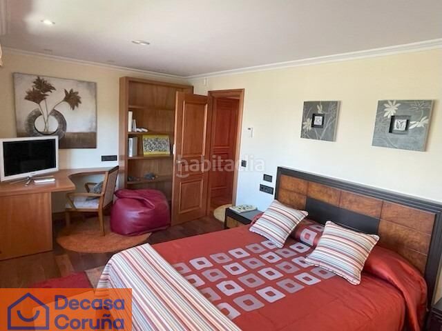 Foto e31bb6de-e115-4fa7-a6d1-ca4af955a3c4. Xalet amb aparcament piscina a Maianca Oleiros