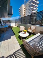 Piccolo appartamento  Calle francisco de quevedo. Elegante vivienda  a estrenar a pie de carihuela playa
