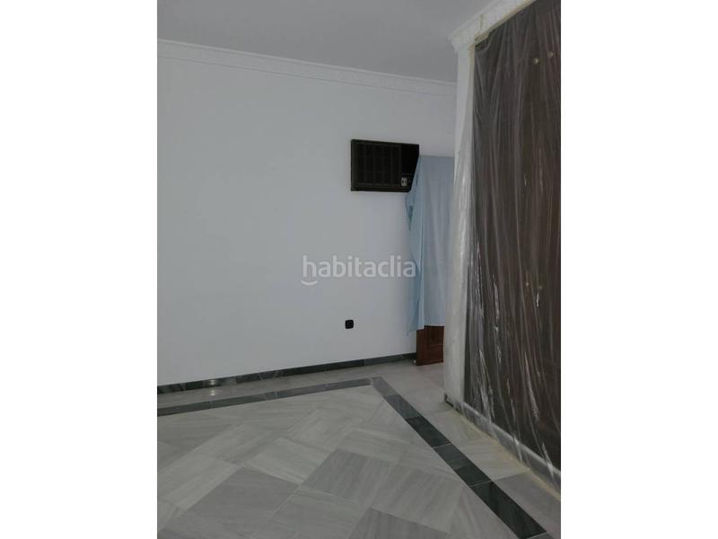 Foto 1c0e9fdb-1b9c-4dff-8070-b11675acf9c3. Chalet con parcheggio piscina in Gines