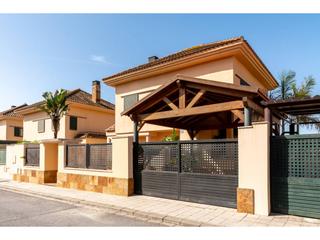 Xalet  Gordal. Chalet unifamiliar en venta en palomares del río