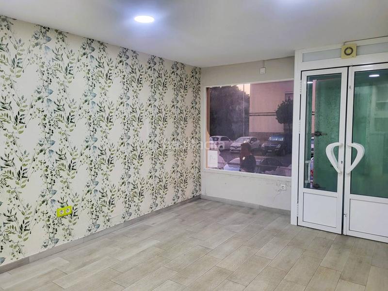 Foto 53c00a10-4d0d-4455-af96-5d308cbe005f. Rent business premise in obradoiro 1 in Parque Alcosa Sevilla