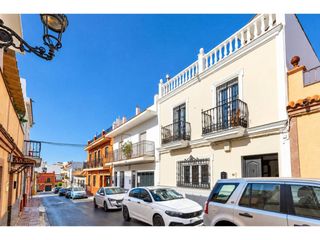 Maison jumelée à Las Almenas. Estupenda casa en venta en el centro de tomares