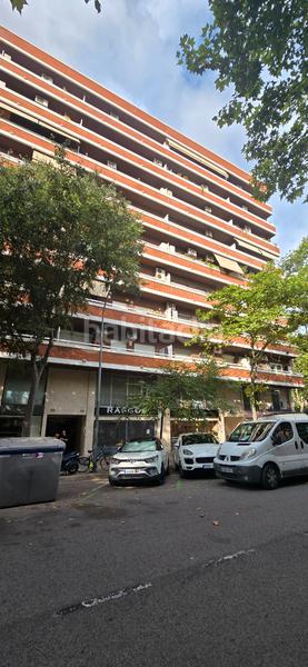 Foto ef98bae7-73f4-41e6-bab5-cc2b51eab763. Local comercial a carrer de puigcerdà 277 a La Verneda - La Pau Barcelona