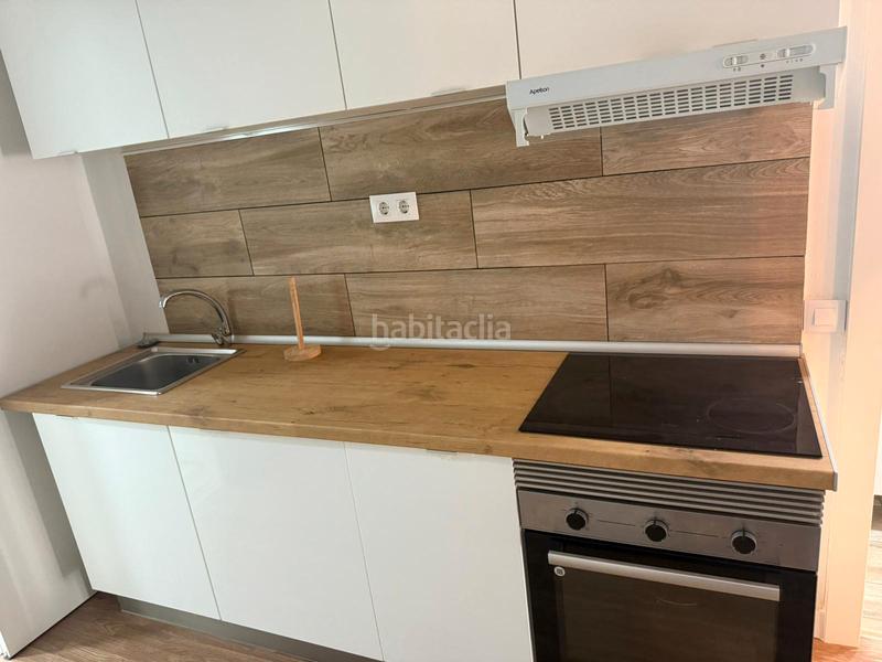 Foto 5387eea8-233d-4c83-bcf8-ebeb0152f410. Alquiler local comercial estudio con acabados de diseño en alquiler Prosperitat (nou barris), completamente reformado en Barcelona
