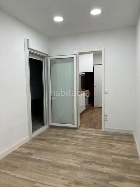 Foto b234956a-10d9-4edc-8bc4-f7a9aa4333ab. Alquiler local comercial estudio con acabados de diseño en alquiler Prosperitat (nou barris), completamente reformado en Barcelona