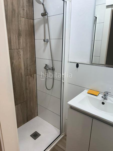 Foto d090d6c7-3946-4e2c-8256-f39610e9f297. Alquiler local comercial estudio con acabados de diseño en alquiler Prosperitat (nou barris), completamente reformado en Barcelona