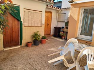 House in Carrer de la malva 61. Casa con mucho encanto en el centro de santa coloma