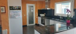 Dachwohnung in Bisbal d´Empordà (La). Ático espacioso con terraza y vistas a las gavarras