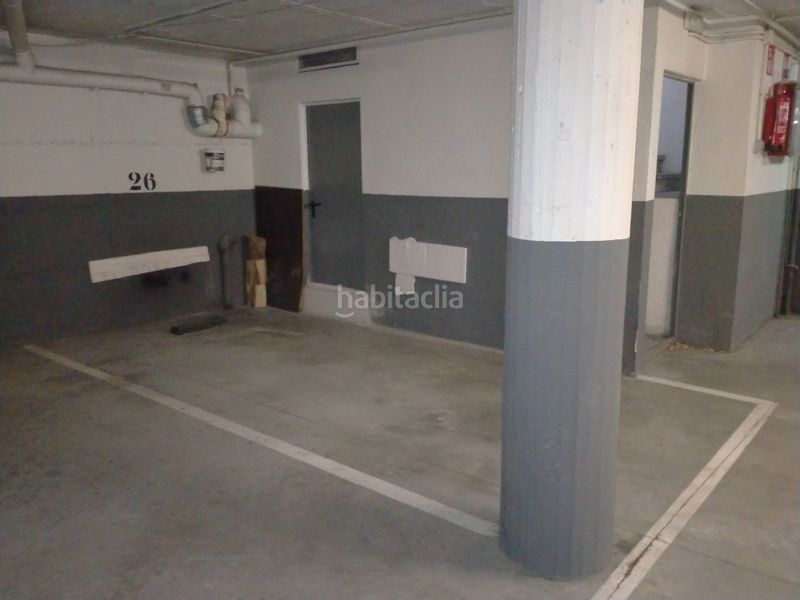 Foto 7e0fa544-ad28-4879-90e9-9b2a90de4644. Aparcament cotxe a Santa Coloma de Farners