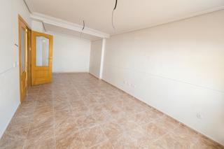 Casa a schiera in Tomelloso. R-395 adosado de 4 habitaciones