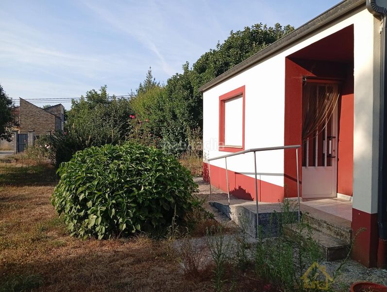 Foto d9b8c2d4-f052-48fd-bab0-e7f38016d29c. Casa a Parroquias del Oeste Lugo