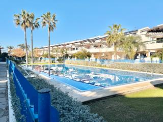 Lloguer Casa adossada  Carrer falcó. Chalet adosado en primera línea de playa – almarda
