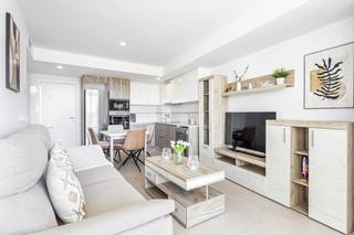 Lloguer Apartament  Carrer de la flor del taronger. Apartamento moderno en gran canet – piscinas y terraza cerca del