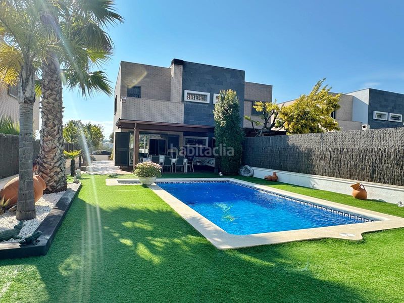 Foto 819153b6-5ae2-41ab-834a-1035a38a6219. Casa aparellada amb calefacció aparcament piscina a Roda de Barà