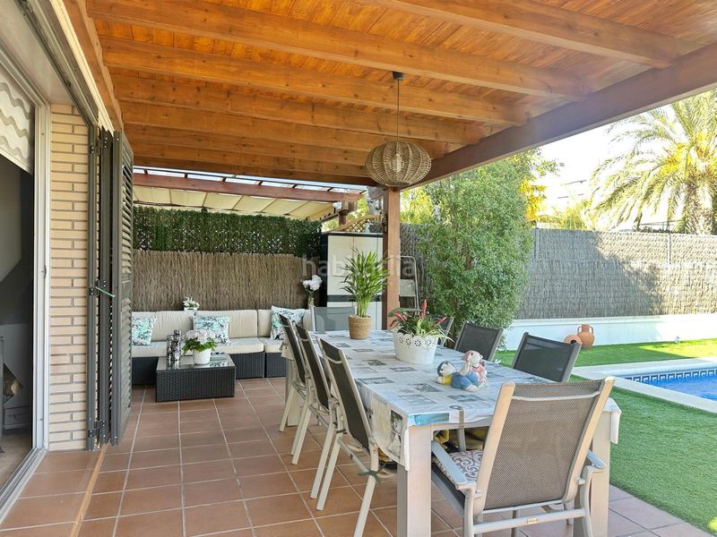 Foto d8e6217b-4005-4fc4-9766-1be0528f49c7. Casa aparellada amb calefacció aparcament piscina a Roda de Barà