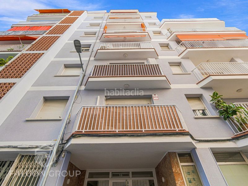 Foto 723d54a5-99fa-4644-ae9e-47e92a9e2ff8. Pis a Calafell platja Calafell