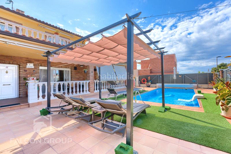 Foto 8a73cd53-42a8-4177-82d1-99f000b01c1f. Chalet en Cunit residencial Cunit