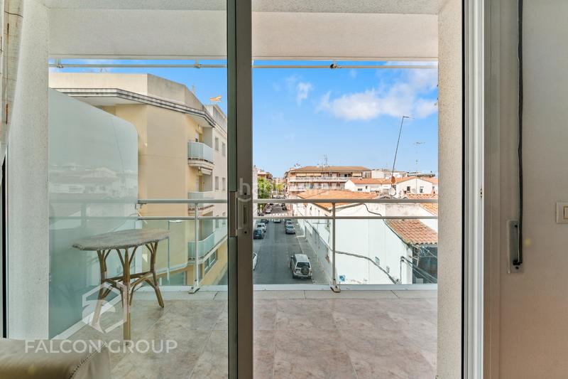 Foto c897ed1a-4899-482e-adae-01c6679f2b2a. Pis amb aparcament a Calafell platja Calafell