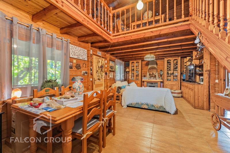 Foto d2dd6d80-8cd0-4daa-967d-27a9f8aec0a2. House with parking in Mas romeu Calafell