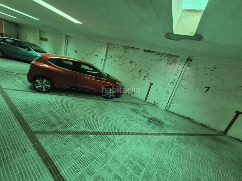Foto d6d027fd-d91f-4ed3-bf7b-caa09ce609ed. Parking coche en Calafell poble Calafell