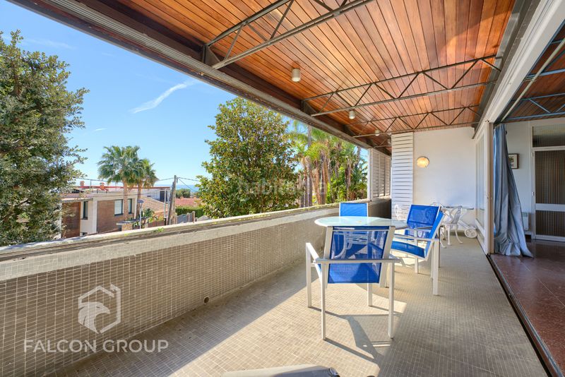 Foto 06406d62-586f-43a9-9f4b-cca1d81e6787. Casa amb aparcament piscina a Segur de Calafell nucli urbà Segur de Calafell