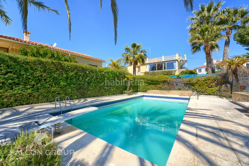 Foto 0aae1f5f-cca8-48ce-8f6b-fb2a701f2aed. Casa amb aparcament piscina a Segur de Calafell nucli urbà Segur de Calafell