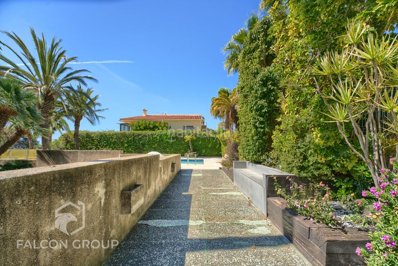 Foto a245dc35-a3e8-42b6-aed9-28b076e5126b. Casa amb aparcament piscina a Segur de Calafell nucli urbà Segur de Calafell