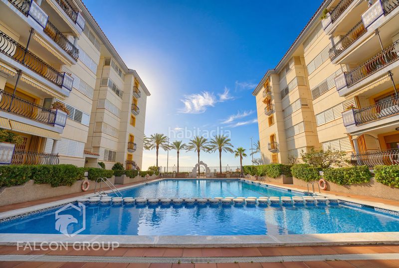 Foto 6a16dab7-e58f-4640-b8cb-256d7fe4bae1. Pis amb xemeneia calefacció piscina a L´Estany Calafell