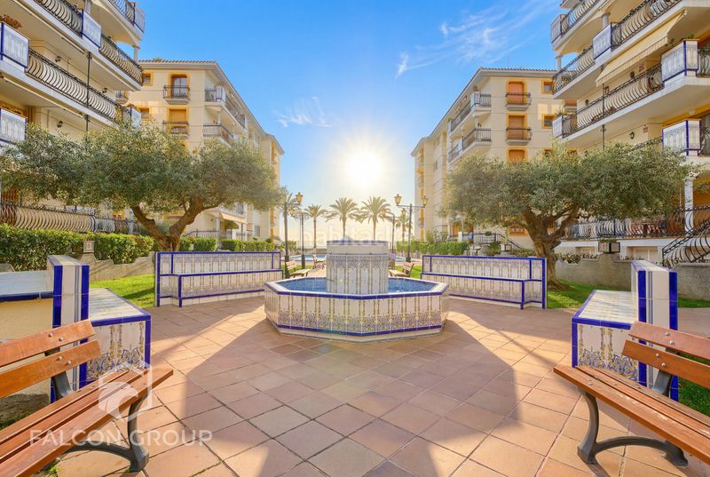 Foto 6b88f8a5-688b-406f-a739-091e4a4240bd. Pis amb xemeneia calefacció piscina a L´Estany Calafell