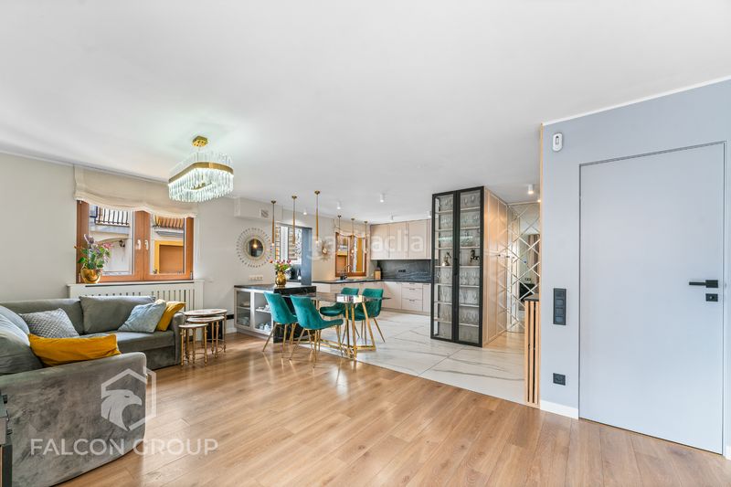 Foto b877bf98-4870-4173-aa68-60394eee45e8. Pis amb xemeneia calefacció piscina a L´Estany Calafell