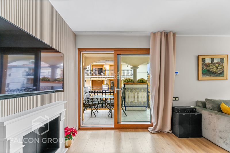 Foto f46b85ee-5d76-4b88-8af1-c7636661e412. Pis amb xemeneia calefacció piscina a L´Estany Calafell