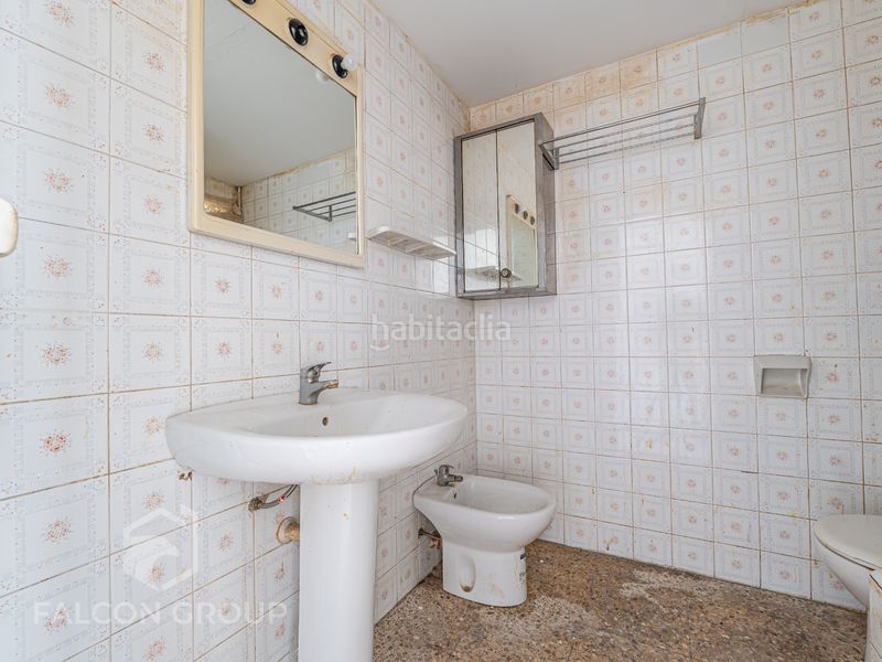 Foto b3a4d03a-ee3a-438d-93b6-9958c3808eaf. Pis a Calafell platja Calafell