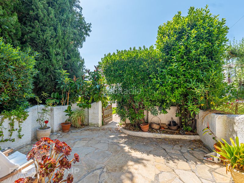 Foto a88d6da8-8ab2-46cd-8bbe-bc5e37cac49f. Casa amb xemeneia piscina a Alorda Park Calafell
